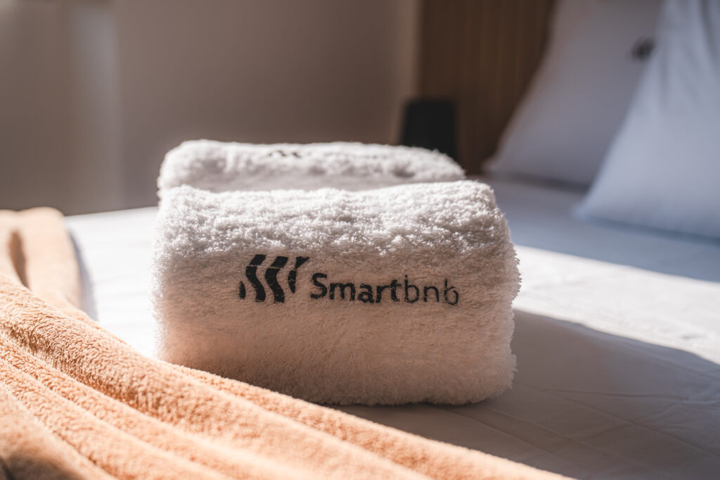 Como colocar taxa de limpeza no Airbnb? Guia completo para anfitriões