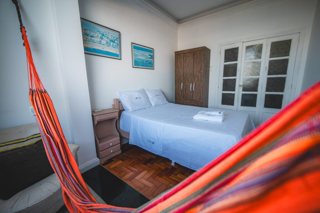 Quanto custa ter um Airbnb? Entenda os investimentos iniciais e taxas